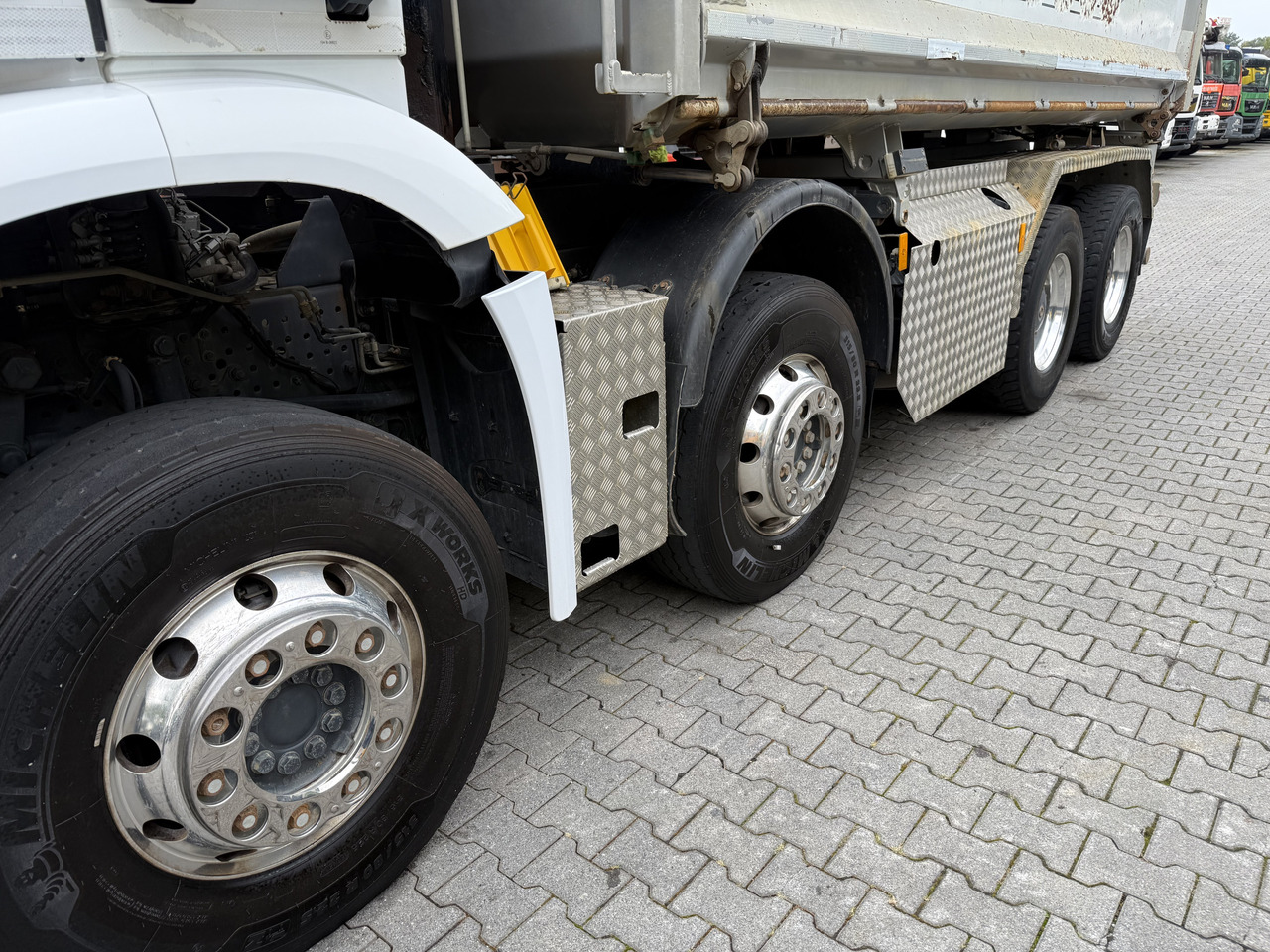 Mercedes-Benz Arocs 3245 K 8X4 - Tippbil: bilde 4 Mercedes-Benz Arocs 3245 K 8X4 - Tippbil: bilde 4