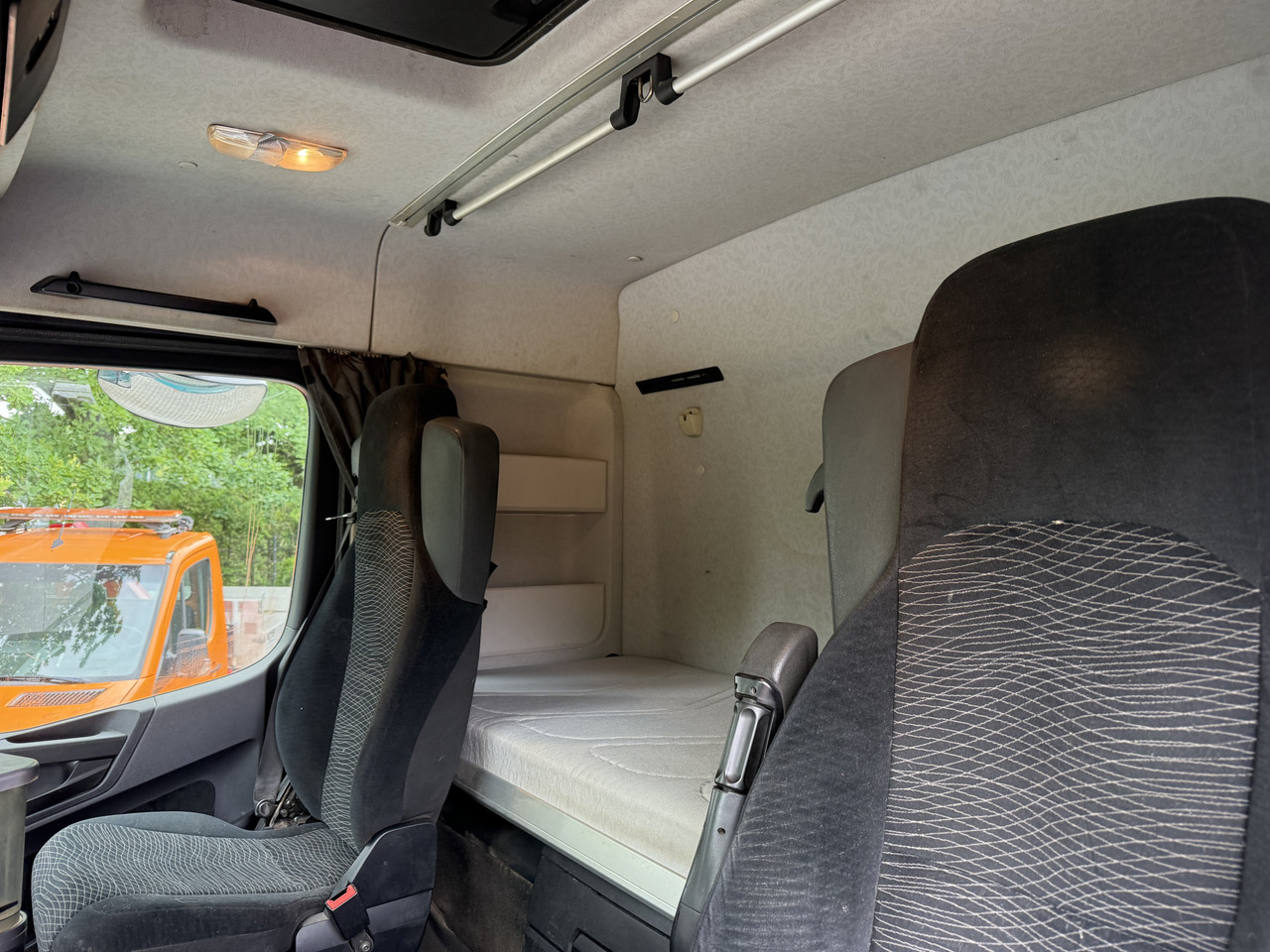 Mercedes-Benz Arocs 3251 8X4 Haken mit Kran HMF 2620 K5 - Krokbil, Kranbil: bilde 4 Mercedes-Benz Arocs 3251 8X4 Haken mit Kran HMF 2620 K5 - Krokbil, Kranbil: bilde 4