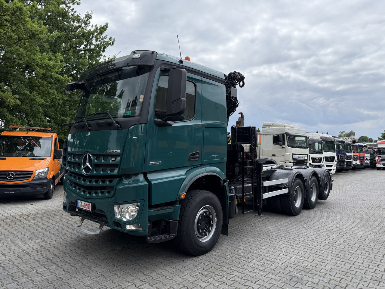 Mercedes-Benz Arocs 3251 8X4 Haken mit Kran HMF 2620 K5 - Krokbil, Kranbil: bilde 1 Mercedes-Benz Arocs 3251 8X4 Haken mit Kran HMF 2620 K5 - Krokbil, Kranbil: bilde 1