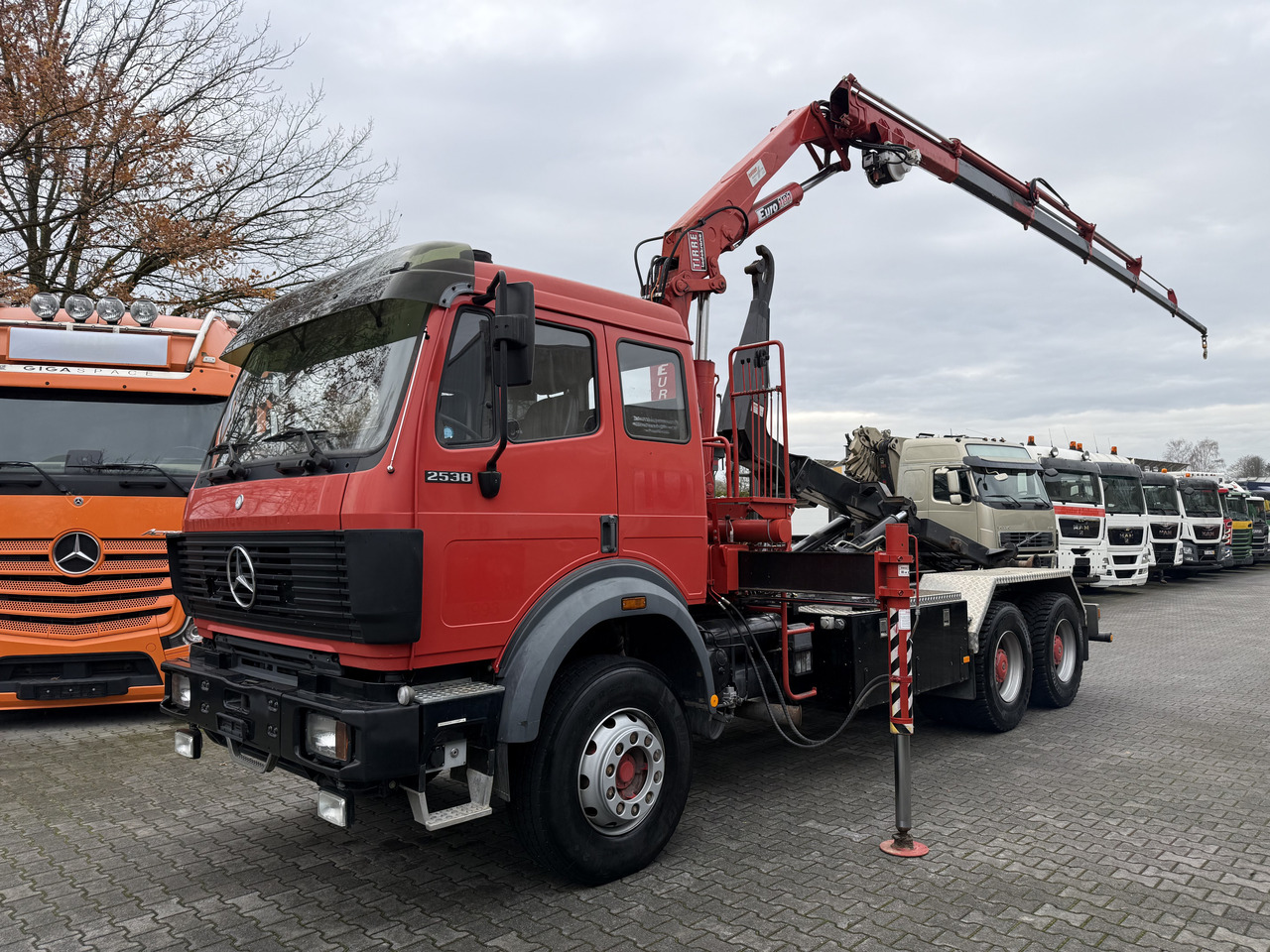 Mercedes-Benz SK 2538 6X4 Haken Kran/ Oldtimer/ Feuerwehr - Krokbil, Kranbil: bilde 1 Mercedes-Benz SK 2538 6X4 Haken Kran/ Oldtimer/ Feuerwehr - Krokbil, Kranbil: bilde 1