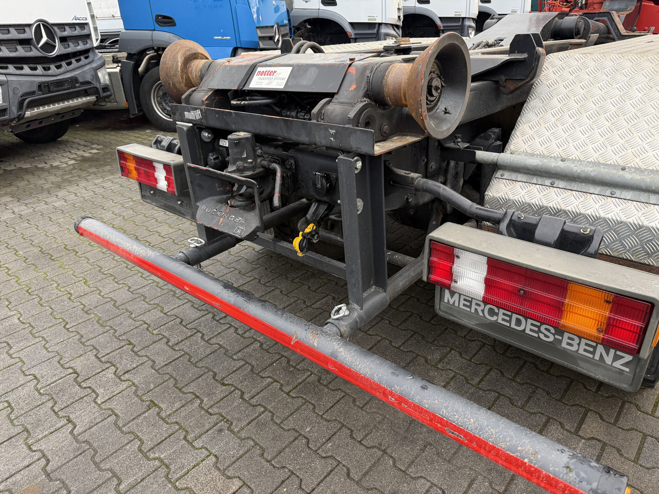 Mercedes-Benz SK 2538 6X4 Haken Kran/ Oldtimer/ Feuerwehr - Krokbil, Kranbil: bilde 4 Mercedes-Benz SK 2538 6X4 Haken Kran/ Oldtimer/ Feuerwehr - Krokbil, Kranbil: bilde 4