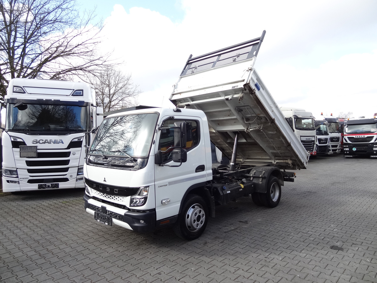 Mitsubishi Fuso 7C18 Meiller - Tippbil: bilde 1 Mitsubishi Fuso 7C18 Meiller - Tippbil: bilde 1