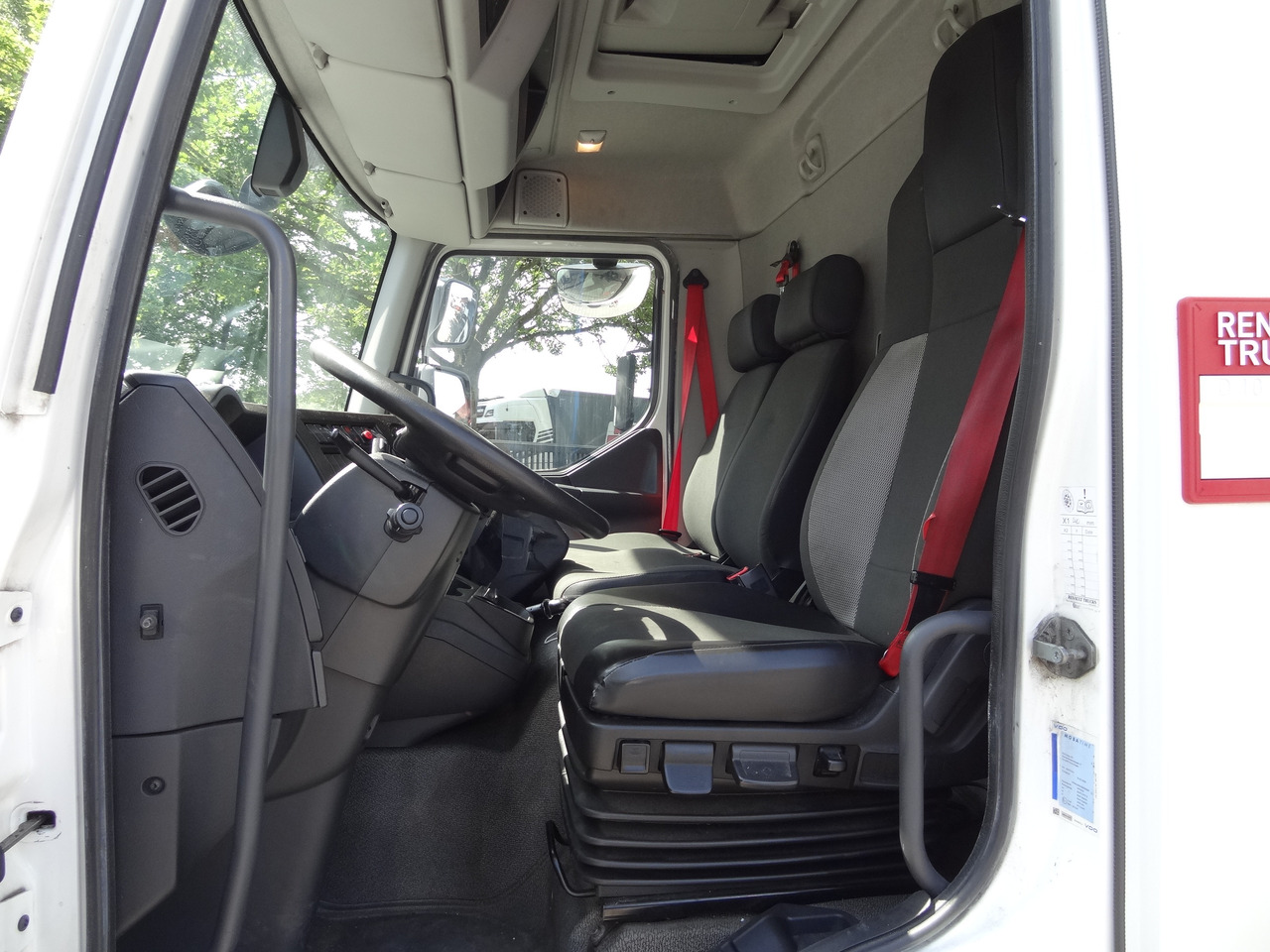 Renault D10.210 7m Koffer - Skapbil: bilde 4 Renault D10.210 7m Koffer - Skapbil: bilde 4