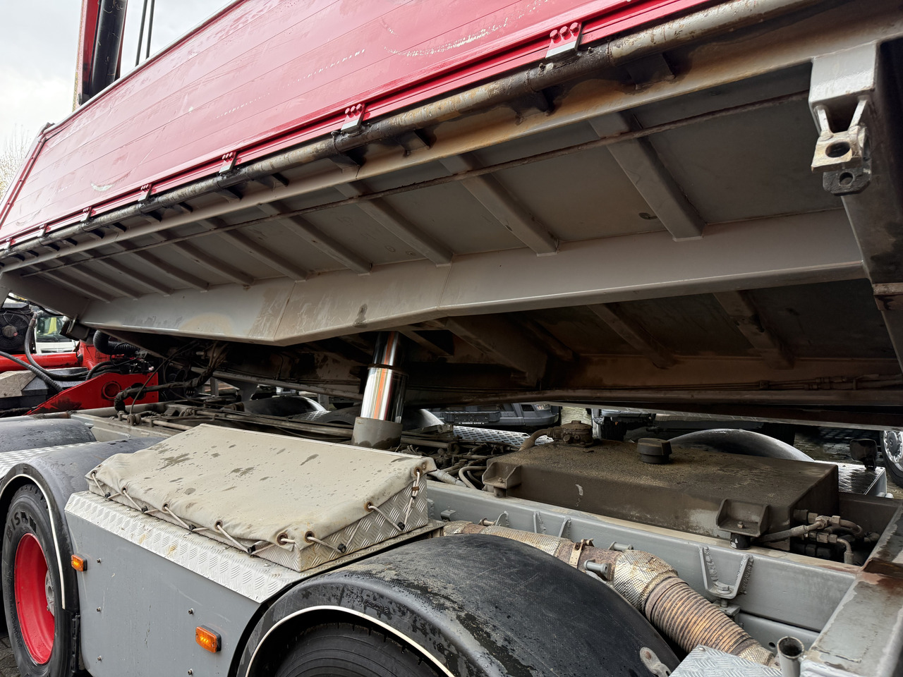 Scania R580 V8 8X4 Kipper Kran Palfinger 22002 - Kranbil, Tippbil: bilde 3 Scania R580 V8 8X4 Kipper Kran Palfinger 22002 - Kranbil, Tippbil: bilde 3