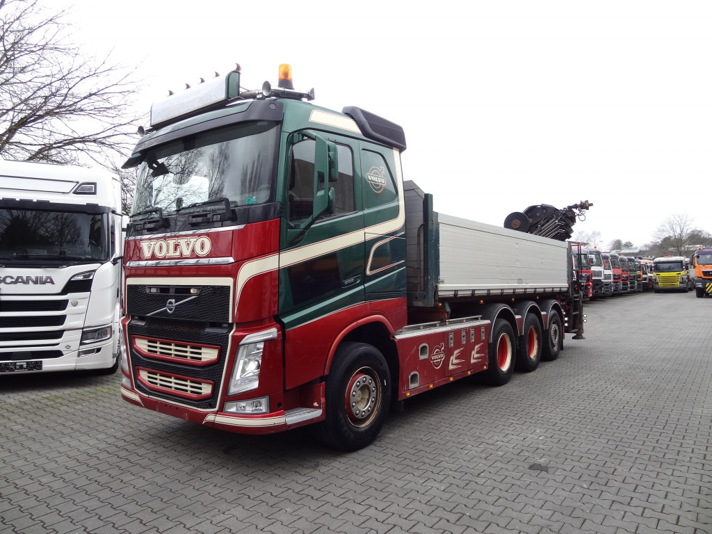 Volvo FH540 8X4 Kipper mit Kran Hiab 244-5 - Tippbil, Kranbil: bilde 1 Volvo FH540 8X4 Kipper mit Kran Hiab 244-5 - Tippbil, Kranbil: bilde 1