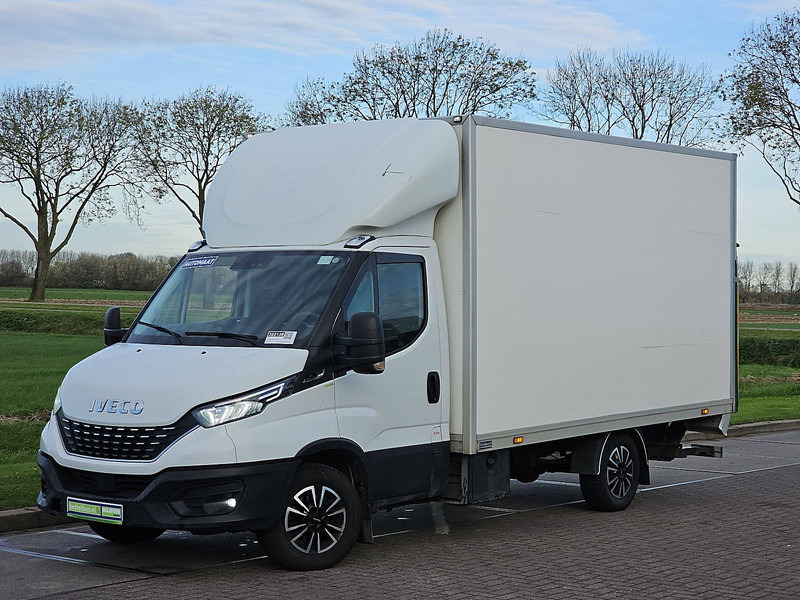 Iveco Daily 35 S 16 AUT. LAADKLEP - Varebil med skap: bilde 2 Iveco Daily 35 S 16 AUT. LAADKLEP - Varebil med skap: bilde 2
