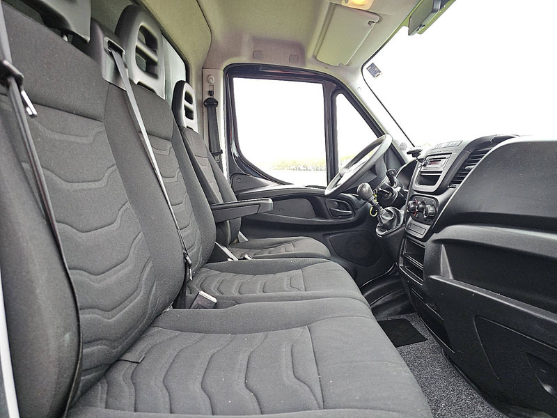 Varebil med skap Iveco Daily 40C15 3.0 ltr: bilde 7