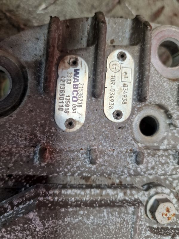 Volvo AT2612D Gearbox ECU Gearbox - Girkasse: bilde 3 Volvo AT2612D Gearbox ECU Gearbox - Girkasse: bilde 3