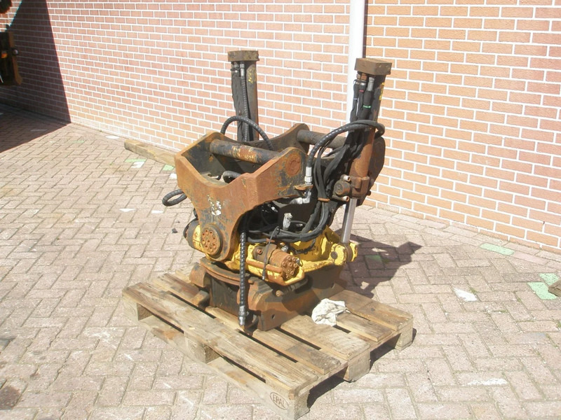 Onbekend S70 engcon EC226 - Tiltrotator for Bygg og anlegg: bilde 1 Onbekend S70 engcon EC226 - Tiltrotator for Bygg og anlegg: bilde 1