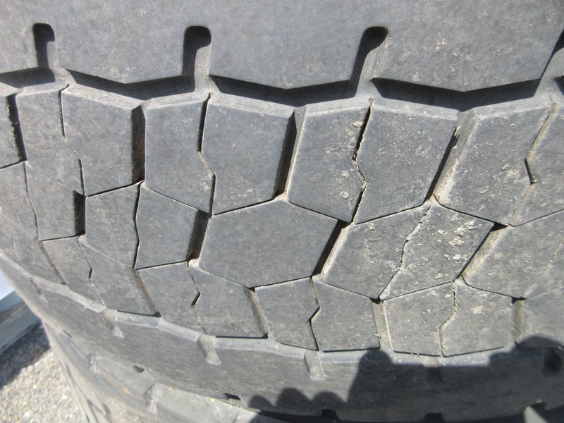 Bridgestone 315/70R22.5 DURAVIS M+S ALCOA WIEL MERCEDES 60% PROFILE - Dekk for Lastebil: bilde 3 Bridgestone 315/70R22.5 DURAVIS M+S ALCOA WIEL MERCEDES 60% PROFILE - Dekk for Lastebil: bilde 3