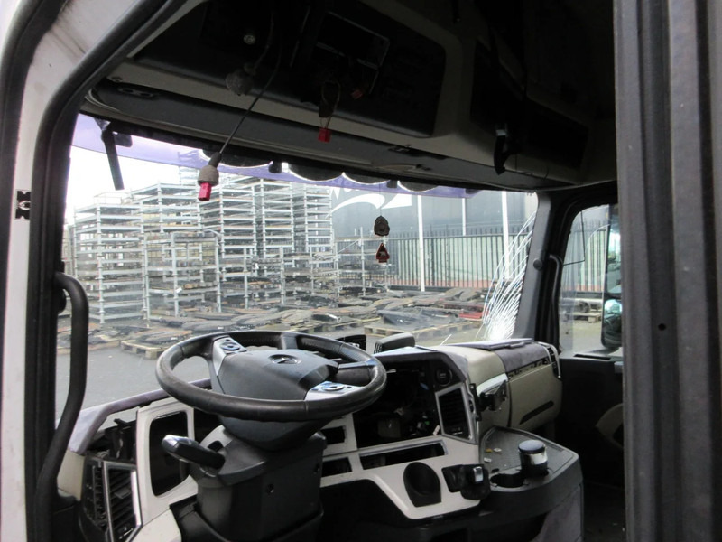 Førerhus og interiør for Lastebil Mercedes-Benz CABINE MERCEDES 2145 MP4 EURO 6 DEZE IS VOOR ONDERDELEN !!!: bilde 7 Førerhus og interiør for Lastebil Mercedes-Benz CABINE MERCEDES 2145 MP4 EURO 6 DEZE IS VOOR ONDERDELEN !!!: bilde 7