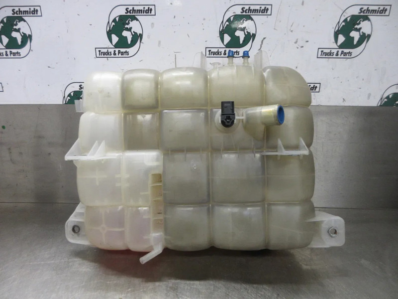 Volvo 22430043 // 22821826 WATERTANK VOLVO FH 460 EURO 6 MODEL 2018 - Ekspansjonstank for Lastebil: bilde 3 Volvo 22430043 // 22821826 WATERTANK VOLVO FH 460 EURO 6 MODEL 2018 - Ekspansjonstank for Lastebil: bilde 3