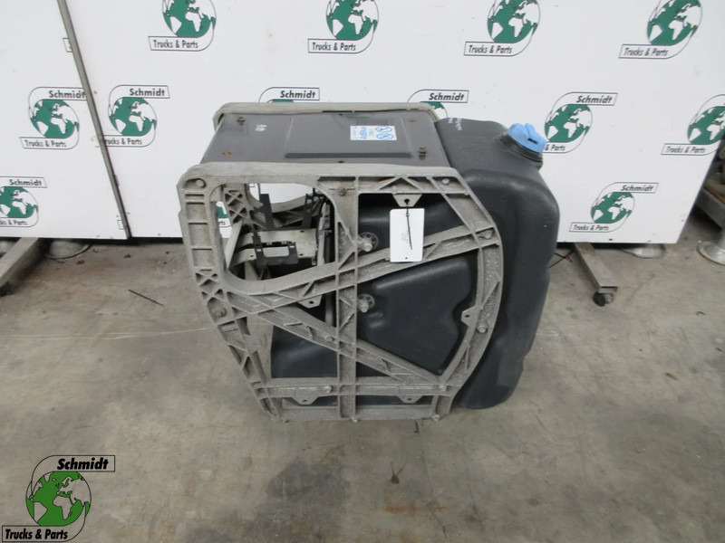 Volvo FH420 21219302 ADBLUE TANK EURO 6 - Drivstofftank for Lastebil: bilde 1 Volvo FH420 21219302 ADBLUE TANK EURO 6 - Drivstofftank for Lastebil: bilde 1