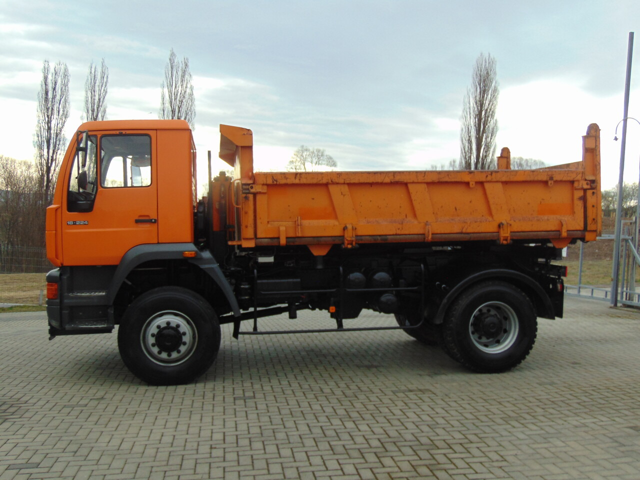MAN 18-224 4x4 KIPER - Tippbil: bilde 5 MAN 18-224 4x4 KIPER - Tippbil: bilde 5