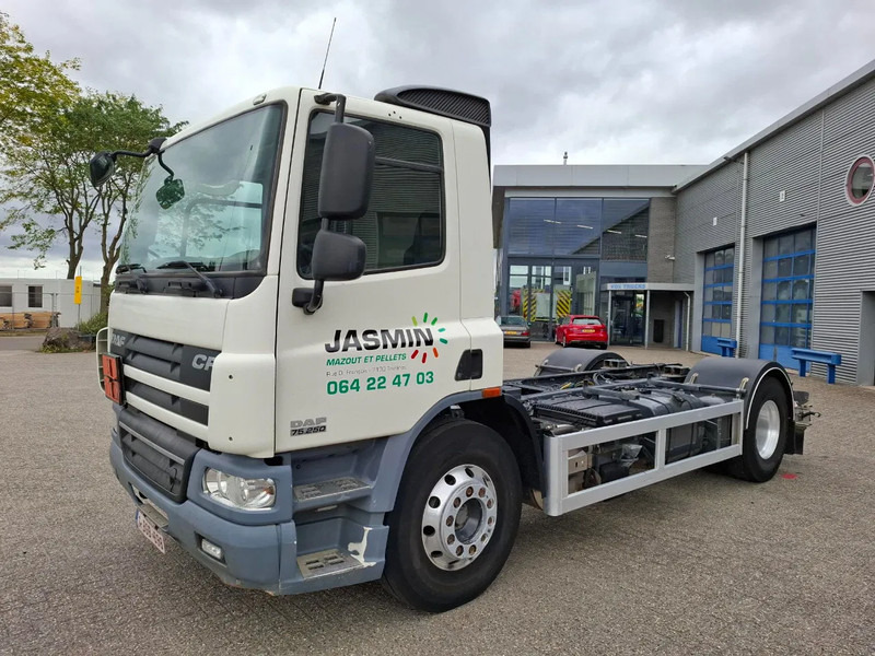 DAF CF75-250 / ADR / ONLY:320740 KM / PTO / INLINER / ALCOA / GOOD CONDITION / MANUAL / EURO-5 / 2011 - Chassis lastebil: bilde 1 DAF CF75-250 / ADR / ONLY:320740 KM / PTO / INLINER / ALCOA / GOOD CONDITION / MANUAL / EURO-5 / 2011 - Chassis lastebil: bilde 1