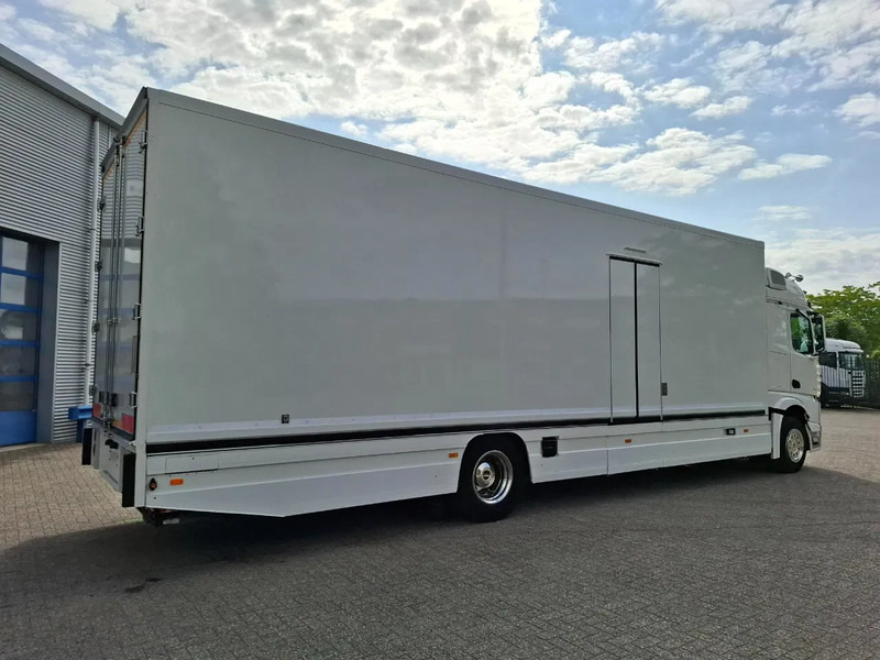 Mercedes-Benz Actros 1843 / GERMAN FLOWER TRUCK / 162021 KM / ISOLATED BOX / COOL & HEATED / NAVI / PLATFORM 1500 KG / TOP CONDITION / FULL-AI - Matbil: bilde 5 Mercedes-Benz Actros 1843 / GERMAN FLOWER TRUCK / 162021 KM / ISOLATED BOX / COOL & HEATED / NAVI / PLATFORM 1500 KG / TOP CONDITION / FULL-AI - Matbil: bilde 5