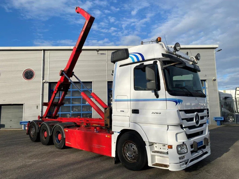 Mercedes-Benz Actros 3260 V8 / 15,9L / 8X4 / BIG AXLE / PALFINGER T26 HOOKLIFT / LIFT+LENKACHSE / FULL-AIR / AIRCO / AUTOMATIC / EURO-5 / 2013 - Krokbil: bilde 4 Mercedes-Benz Actros 3260 V8 / 15,9L / 8X4 / BIG AXLE / PALFINGER T26 HOOKLIFT / LIFT+LENKACHSE / FULL-AIR / AIRCO / AUTOMATIC / EURO-5 / 2013 - Krokbil: bilde 4