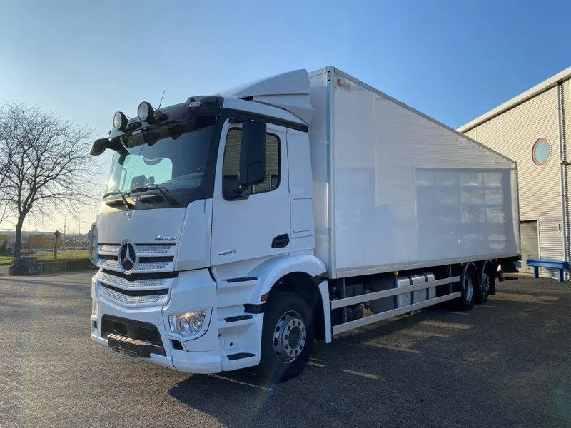 Mercedes-Benz Antos 2533 / LIFT AXLE / HEATED CLOSED BOX / PLATFORM 2000 KG / ONLY:506959 KM / SIDE DOOR / AUTOMATIC / EURO-6 / 2019 - Skapbil: bilde 1 Mercedes-Benz Antos 2533 / LIFT AXLE / HEATED CLOSED BOX / PLATFORM 2000 KG / ONLY:506959 KM / SIDE DOOR / AUTOMATIC / EURO-6 / 2019 - Skapbil: bilde 1
