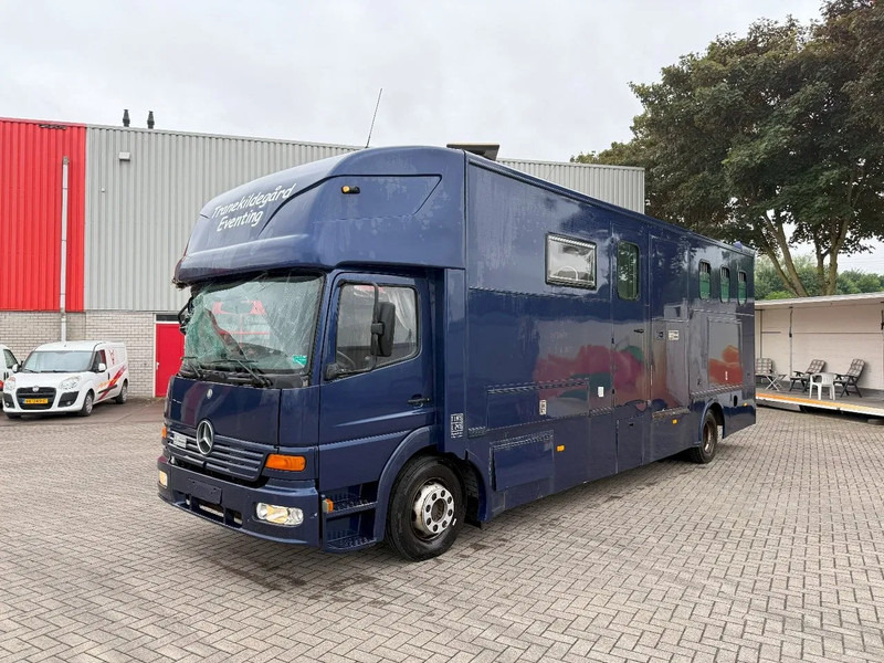 Mercedes-Benz Atego 1223 / ENGINE RUNNING / ONLY:159450 KM / HORSETRUCK / HEATED BOX / WATERTANK / LIVING ROOM / EURO-2 / MANUAL / 1998 - Hestebil: bilde 1 Mercedes-Benz Atego 1223 / ENGINE RUNNING / ONLY:159450 KM / HORSETRUCK / HEATED BOX / WATERTANK / LIVING ROOM / EURO-2 / MANUAL / 1998 - Hestebil: bilde 1