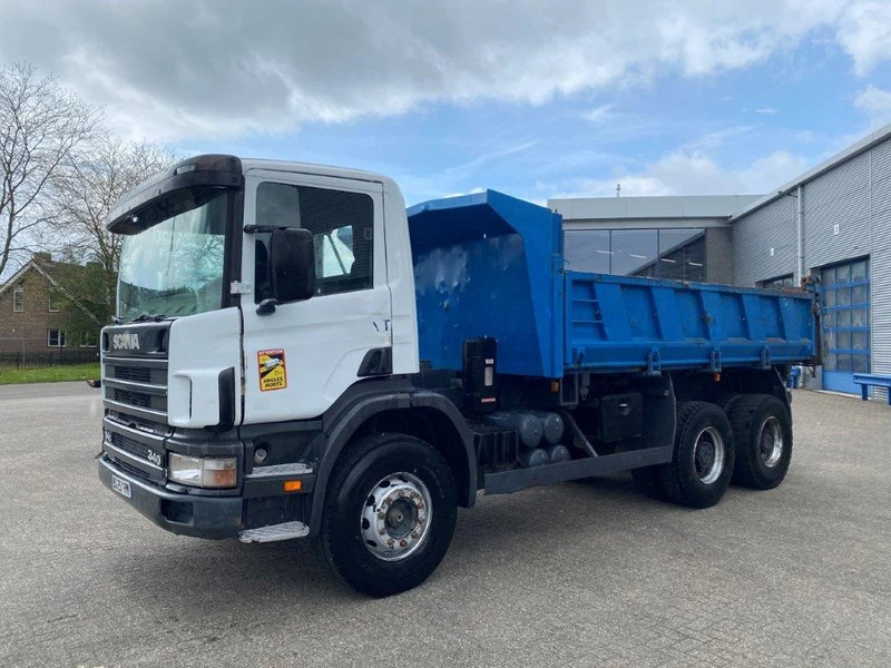 Scania 114-340 / 6X4 / 2 SIDE TIPPER / BIG AXLE / FULL-STEEL / DRUM BRAKES / MANUAL / 1999 - Tippbil: bilde 1 Scania 114-340 / 6X4 / 2 SIDE TIPPER / BIG AXLE / FULL-STEEL / DRUM BRAKES / MANUAL / 1999 - Tippbil: bilde 1
