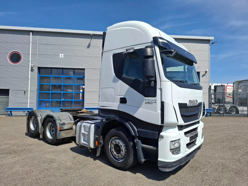 Iveco Stralis 440 / HYDRAULICS / BOOGIE / FRIDGE / 2XBED / 620664 KM / AIRCO / AUTOMATIC / EURO-6 / 2015 - Trekkvogn: bilde 2 Iveco Stralis 440 / HYDRAULICS / BOOGIE / FRIDGE / 2XBED / 620664 KM / AIRCO / AUTOMATIC / EURO-6 / 2015 - Trekkvogn: bilde 2