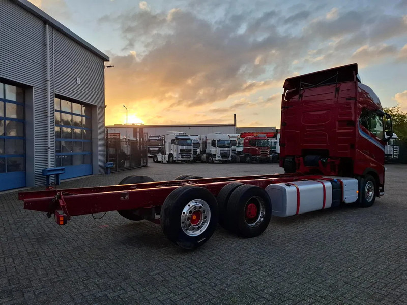 Volvo FH16-750 / BIG AXLE / VEB+ / ONLY:679711 KM / DYNAMIC STEERING / NAVI / LWDS / FULL-AIR / AUTOMATIC / EURO-6 / 2018 - Chassis lastebil: bilde 5 Volvo FH16-750 / BIG AXLE / VEB+ / ONLY:679711 KM / DYNAMIC STEERING / NAVI / LWDS / FULL-AIR / AUTOMATIC / EURO-6 / 2018 - Chassis lastebil: bilde 5