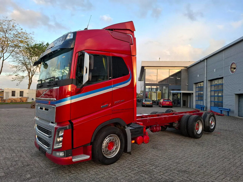 Volvo FH16-750 / BIG AXLE / VEB+ / ONLY:679711 KM / DYNAMIC STEERING / NAVI / LWDS / FULL-AIR / AUTOMATIC / EURO-6 / 2018 - Chassis lastebil: bilde 1 Volvo FH16-750 / BIG AXLE / VEB+ / ONLY:679711 KM / DYNAMIC STEERING / NAVI / LWDS / FULL-AIR / AUTOMATIC / EURO-6 / 2018 - Chassis lastebil: bilde 1