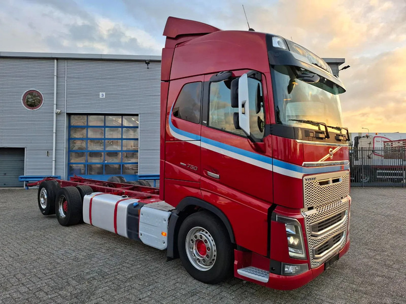 Volvo FH16-750 / BIG AXLE / VEB+ / ONLY:679711 KM / TECHNICAL 70TON / 9TON FRONT AXLE / INLINER / FULL-AIR / AUTOMATIC / EURO-6 / 2018 - Chassis lastebil: bilde 2 Volvo FH16-750 / BIG AXLE / VEB+ / ONLY:679711 KM / TECHNICAL 70TON / 9TON FRONT AXLE / INLINER / FULL-AIR / AUTOMATIC / EURO-6 / 2018 - Chassis lastebil: bilde 2