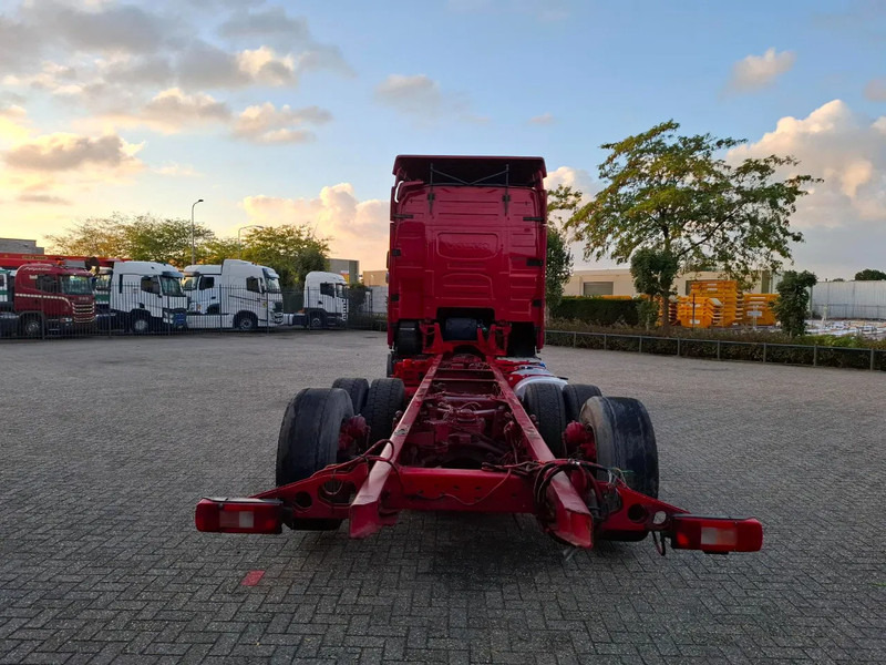 Volvo FH16-750 / BIG AXLE / VEB+ / ONLY:679711 KM / TECHNICAL 70TON / 9TON FRONT AXLE / INLINER / FULL-AIR / AUTOMATIC / EURO-6 / 2018 - Chassis lastebil: bilde 4 Volvo FH16-750 / BIG AXLE / VEB+ / ONLY:679711 KM / TECHNICAL 70TON / 9TON FRONT AXLE / INLINER / FULL-AIR / AUTOMATIC / EURO-6 / 2018 - Chassis lastebil: bilde 4