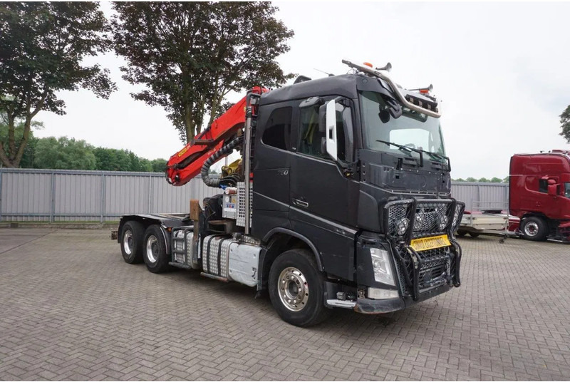 Volvo FH16-750 / ENGINE RUNNING / 6x4 / RETARDER / BIG AXLE / VEB+ / PALFINGER FD250 / EURO-6 / 2016 - Tømmerbil, Kranbil: bilde 3 Volvo FH16-750 / ENGINE RUNNING / 6x4 / RETARDER / BIG AXLE / VEB+ / PALFINGER FD250 / EURO-6 / 2016 - Tømmerbil, Kranbil: bilde 3