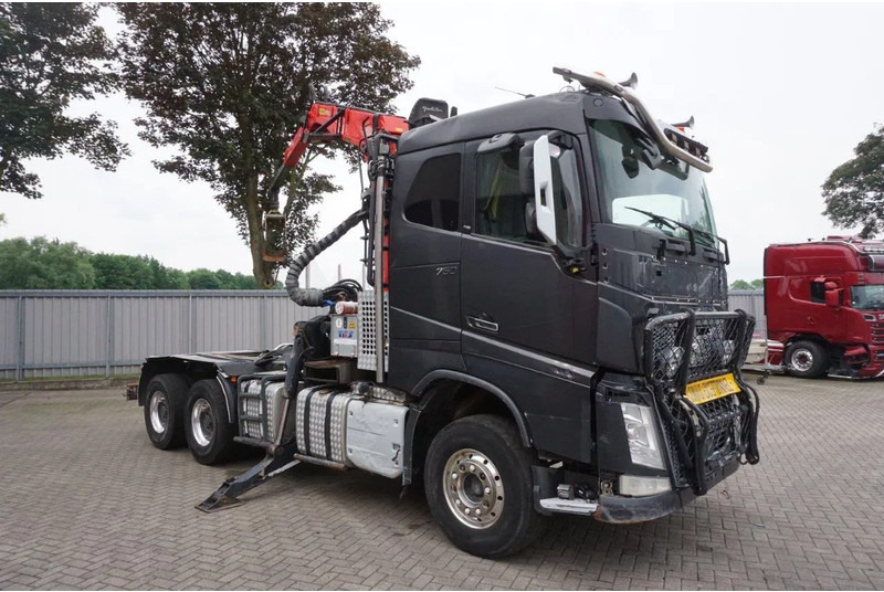 Volvo FH16-750 / ENGINE RUNNING / 6x4 / RETARDER / BIG AXLE / VEB+ / PALFINGER FD250 / EURO-6 / 2016 - Tømmerbil, Kranbil: bilde 4 Volvo FH16-750 / ENGINE RUNNING / 6x4 / RETARDER / BIG AXLE / VEB+ / PALFINGER FD250 / EURO-6 / 2016 - Tømmerbil, Kranbil: bilde 4