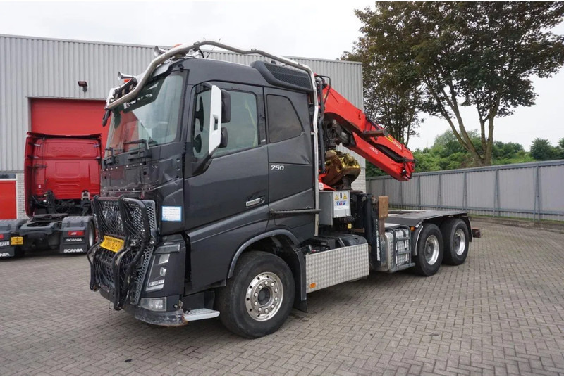 Volvo FH16-750 / ENGINE RUNNING / 6x4 / RETARDER / BIG AXLE / VEB+ / PALFINGER FD250 / EURO-6 / 2016 - Tømmerbil, Kranbil: bilde 2 Volvo FH16-750 / ENGINE RUNNING / 6x4 / RETARDER / BIG AXLE / VEB+ / PALFINGER FD250 / EURO-6 / 2016 - Tømmerbil, Kranbil: bilde 2