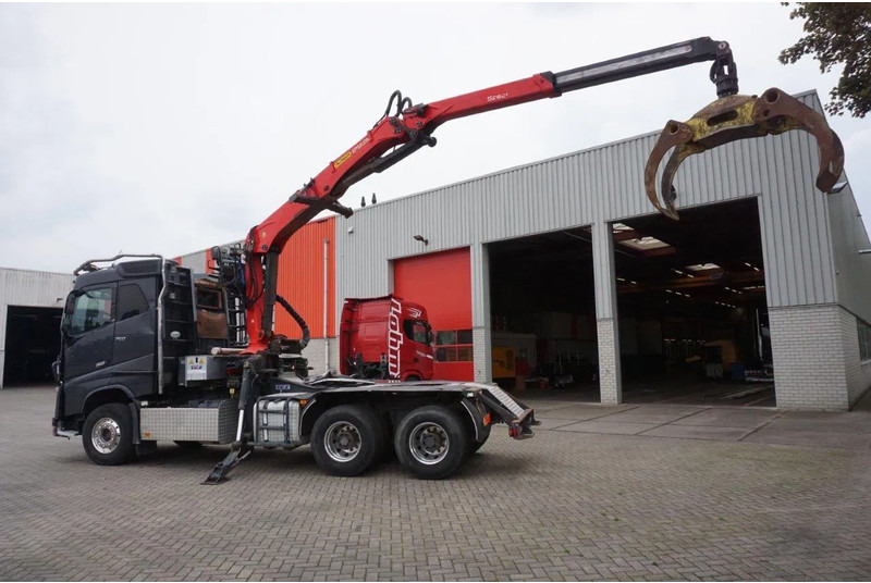 Volvo FH16-750 / ENGINE RUNNING / 6x4 / RETARDER / BIG AXLE / VEB+ / PALFINGER FD250 / EURO-6 / 2016 - Tømmerbil, Kranbil: bilde 5 Volvo FH16-750 / ENGINE RUNNING / 6x4 / RETARDER / BIG AXLE / VEB+ / PALFINGER FD250 / EURO-6 / 2016 - Tømmerbil, Kranbil: bilde 5