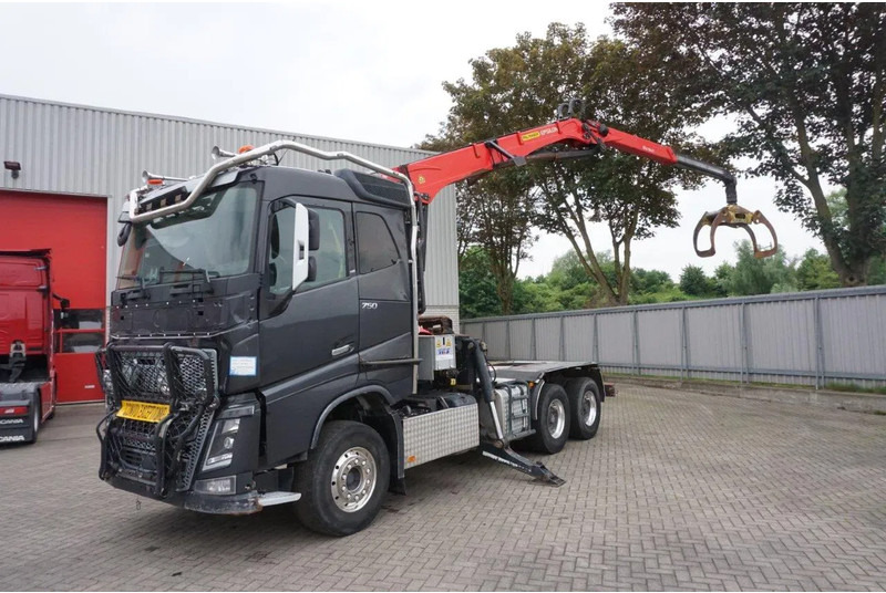 Volvo FH16-750 / ENGINE RUNNING / 6x4 / RETARDER / BIG AXLE / VEB+ / PALFINGER FD250 / EURO-6 / 2016 - Tømmerbil, Kranbil: bilde 1 Volvo FH16-750 / ENGINE RUNNING / 6x4 / RETARDER / BIG AXLE / VEB+ / PALFINGER FD250 / EURO-6 / 2016 - Tømmerbil, Kranbil: bilde 1