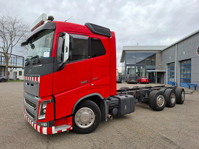 Volvo FH16-750 / VEB+ / ONLY:349761 KM / 9TON FRONT AXLE / INLINER / TECHNICAL 60TON / FULL-AIR / AUTOMATIC / EURO-6 / 2016 - Chassis lastebil: bilde 1 Volvo FH16-750 / VEB+ / ONLY:349761 KM / 9TON FRONT AXLE / INLINER / TECHNICAL 60TON / FULL-AIR / AUTOMATIC / EURO-6 / 2016 - Chassis lastebil: bilde 1