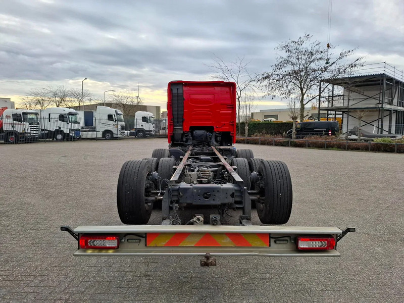 Volvo FH16-750 / VEB+ / ONLY:349761 KM / 9TON FRONT AXLE / INLINER / TECHNICAL 60TON / FULL-AIR / AUTOMATIC / EURO-6 / 2016 - Chassis lastebil: bilde 4 Volvo FH16-750 / VEB+ / ONLY:349761 KM / 9TON FRONT AXLE / INLINER / TECHNICAL 60TON / FULL-AIR / AUTOMATIC / EURO-6 / 2016 - Chassis lastebil: bilde 4