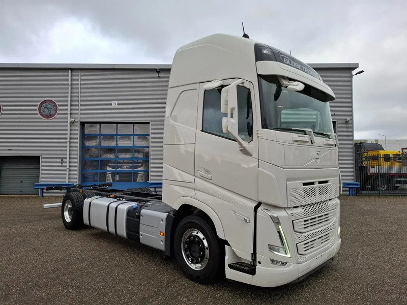 Volvo FH5-500 / XL / VEB+ / I-SAVE / I-PARKCOOL / ONLY:175784 KM / GERMAN TRUCK / FULL-AIR / WB:490 / ALCOA / LEATHER / 2023 - Chassis lastebil: bilde 2 Volvo FH5-500 / XL / VEB+ / I-SAVE / I-PARKCOOL / ONLY:175784 KM / GERMAN TRUCK / FULL-AIR / WB:490 / ALCOA / LEATHER / 2023 - Chassis lastebil: bilde 2