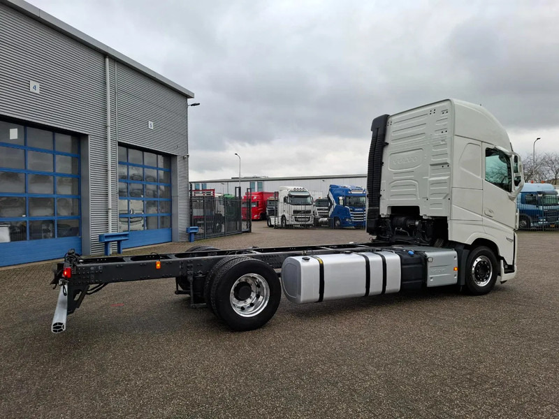 Volvo FH5-500 / XL / VEB+ / I-SAVE / I-PARKCOOL / ONLY:175784 KM / GERMAN TRUCK / FULL-AIR / WB:490 / ALCOA / LEATHER / 2023 - Chassis lastebil: bilde 5 Volvo FH5-500 / XL / VEB+ / I-SAVE / I-PARKCOOL / ONLY:175784 KM / GERMAN TRUCK / FULL-AIR / WB:490 / ALCOA / LEATHER / 2023 - Chassis lastebil: bilde 5