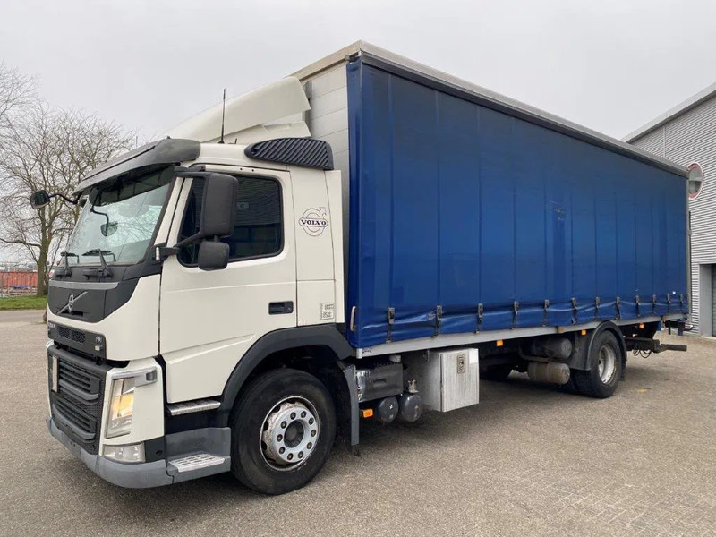 Volvo FM11-330 / LOW KM'S:472120 KM / LWDS / FULL-AIR / NAVI / CURTAIN SAILS / PLATFORM 2500KG / AUTOMATIC / EURO-6 / 2016 - Kapellbil: bilde 1 Volvo FM11-330 / LOW KM'S:472120 KM / LWDS / FULL-AIR / NAVI / CURTAIN SAILS / PLATFORM 2500KG / AUTOMATIC / EURO-6 / 2016 - Kapellbil: bilde 1