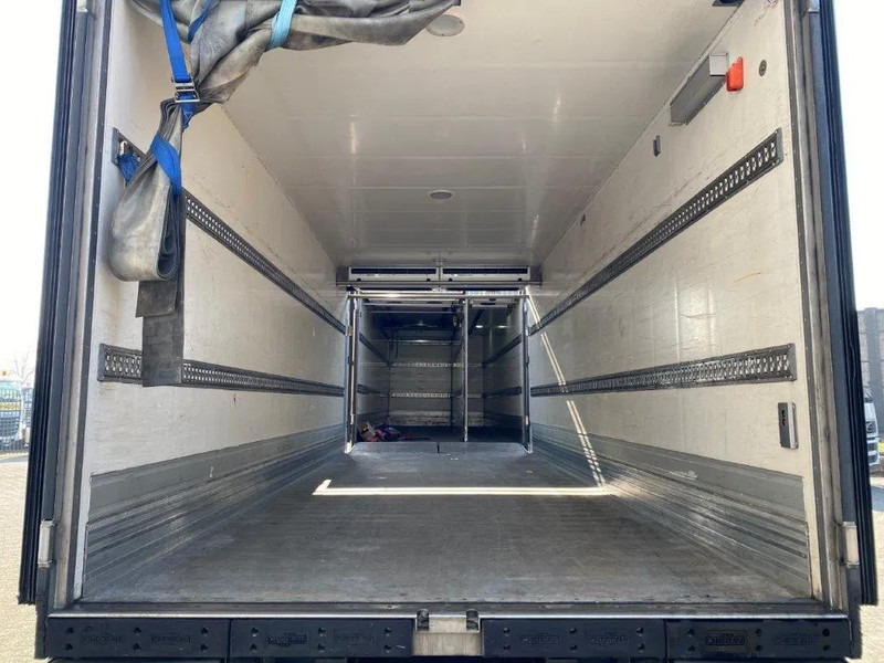 Volvo FM4-420 / COMPLETE COOL+FREEZE COMBI / CHEREAU / THROUGH-LOADING SYSTEM / 2XPLATFORM DHOLLANDIA / FREEZING LOCK / AUTOMATIC / EU - Lastebil med kjøl: bilde 5 Volvo FM4-420 / COMPLETE COOL+FREEZE COMBI / CHEREAU / THROUGH-LOADING SYSTEM / 2XPLATFORM DHOLLANDIA / FREEZING LOCK / AUTOMATIC / EU - Lastebil med kjøl: bilde 5
