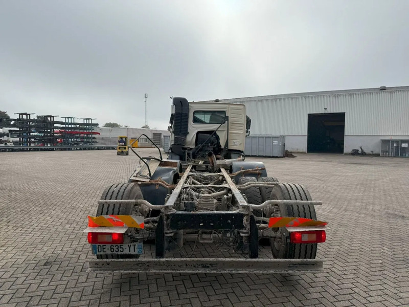 Volvo FMX 450 / ENGINE RUNNING / 8X4 / VEB / ONLY:260642 KM / PTO / LIFT+LENKACHSE / ALCOA / AUTOMATIC / EURO-6 / 2014 - Chassis lastebil: bilde 4 Volvo FMX 450 / ENGINE RUNNING / 8X4 / VEB / ONLY:260642 KM / PTO / LIFT+LENKACHSE / ALCOA / AUTOMATIC / EURO-6 / 2014 - Chassis lastebil: bilde 4