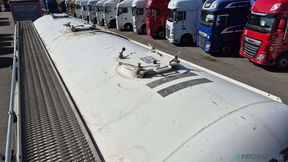 OSTATNÍ FELDBINDER EUT 40.3 SILOCISTERNA - 2 komory - 40 m3 - Bulktrailer: bilde 5 OSTATNÍ FELDBINDER EUT 40.3 SILOCISTERNA - 2 komory - 40 m3 - Bulktrailer: bilde 5