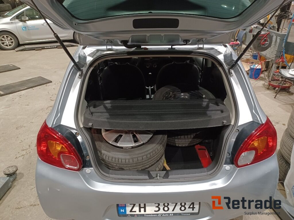 Bil Mitsubishi Space Star - Personenbil: bilde 4 Bil Mitsubishi Space Star - Personenbil: bilde 4