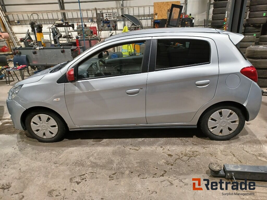 Bil Mitsubishi Space Star - Personenbil: bilde 2 Bil Mitsubishi Space Star - Personenbil: bilde 2