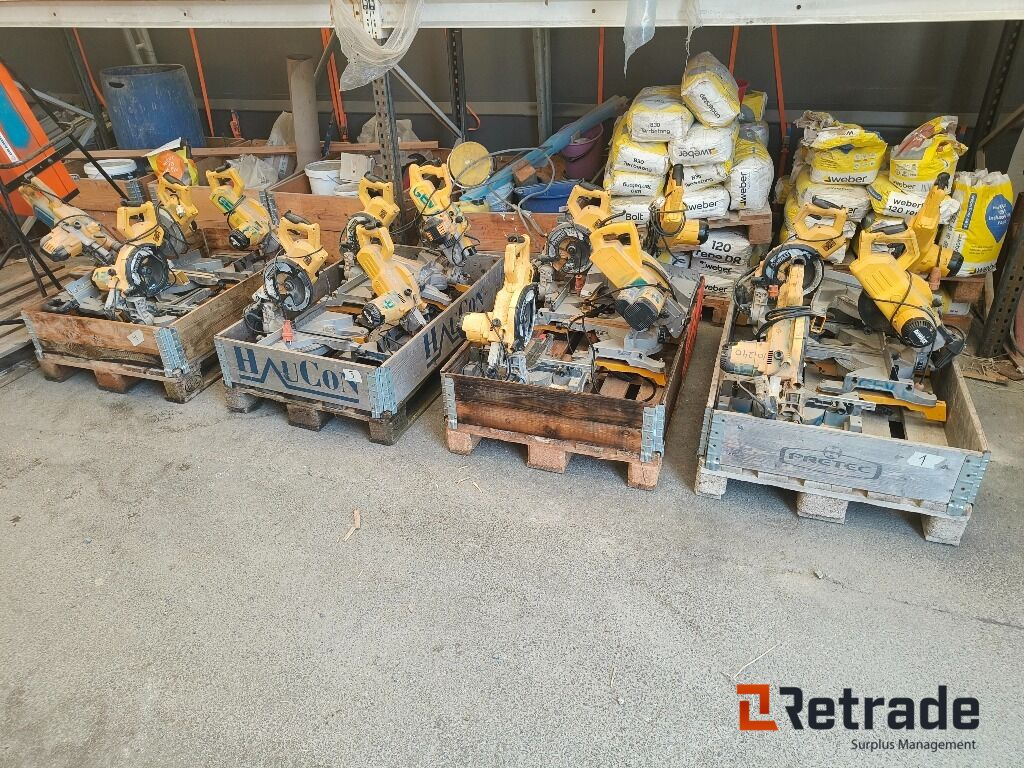 Dewalt Kappsag, 2 paller, 8stk sager. Nr 3 og 4 - Anleggsmaskiner: bilde 1 Dewalt Kappsag, 2 paller, 8stk sager. Nr 3 og 4 - Anleggsmaskiner: bilde 1
