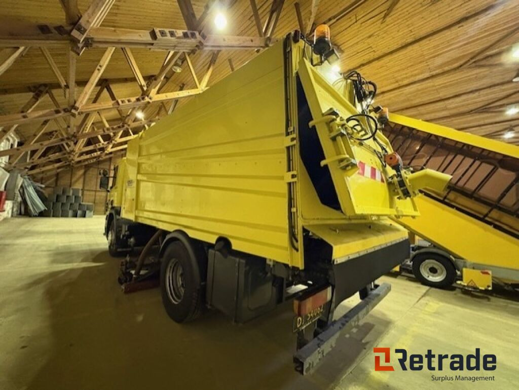 Glykol suger - Scania P310 med Bucher STKF 9500 på bygg! - Søppelbil: bilde 4 Glykol suger - Scania P310 med Bucher STKF 9500 på bygg! - Søppelbil: bilde 4