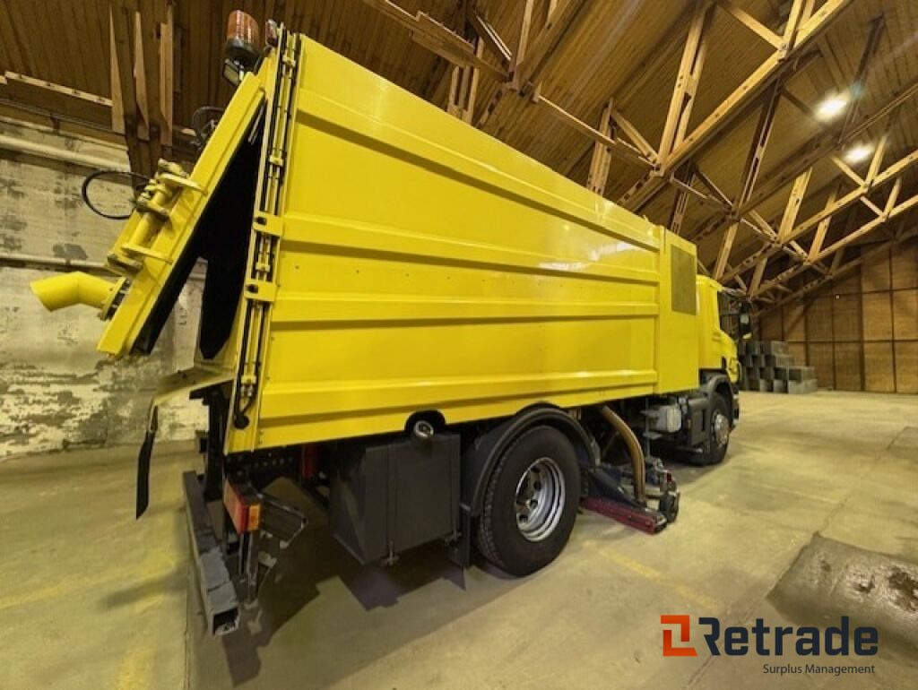 Glykol suger - Scania P310 med Bucher STKF 9500 på bygg! - Søppelbil: bilde 5 Glykol suger - Scania P310 med Bucher STKF 9500 på bygg! - Søppelbil: bilde 5