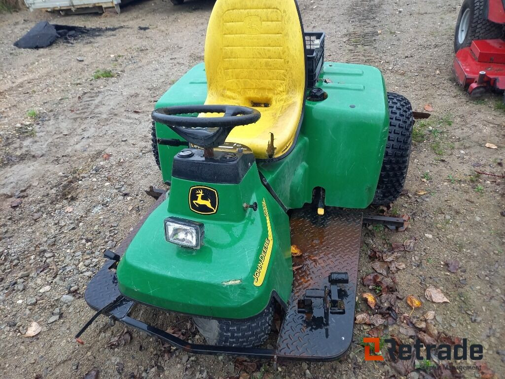 John Deere Redskabsbærer - Hageutstyr: bilde 2 John Deere Redskabsbærer - Hageutstyr: bilde 2