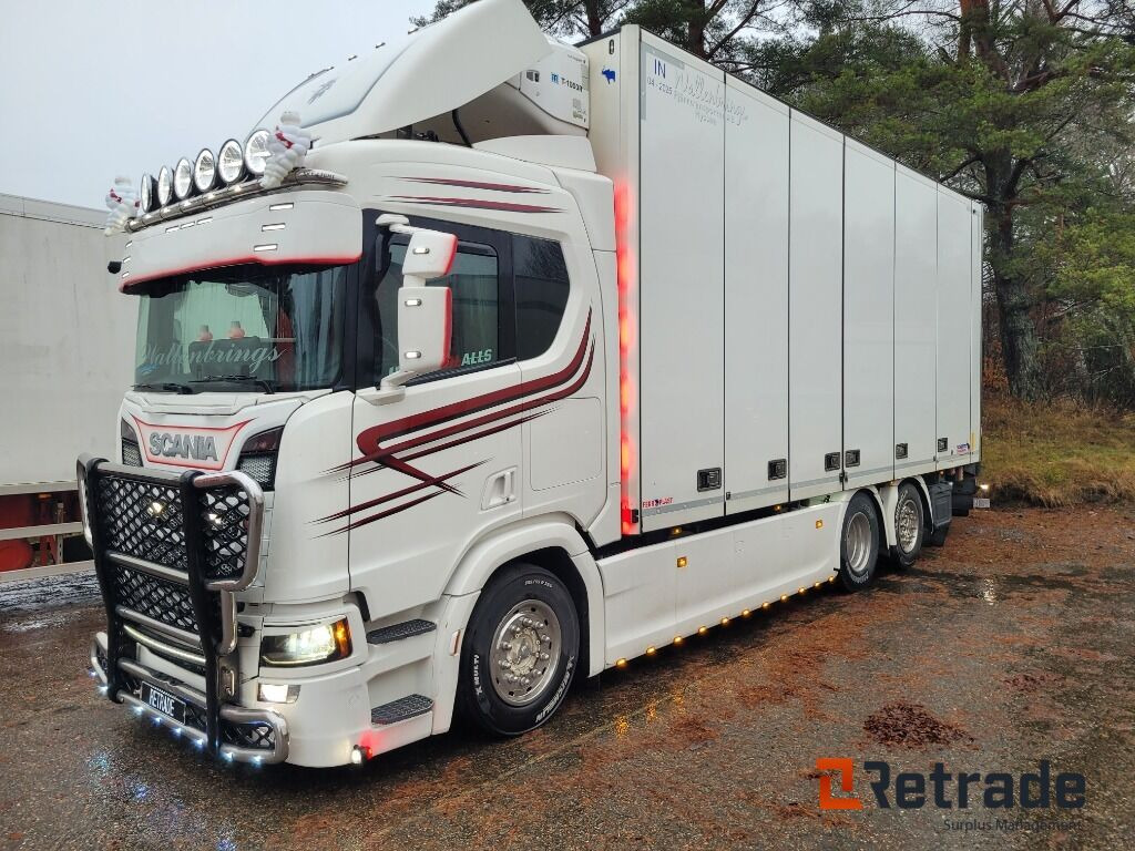 Kylbil Skåpbil med öppningsbar sida SCANIA NextGen R450 6x2*4 -2019 - Lastebil med kjøl: bilde 1 Kylbil Skåpbil med öppningsbar sida SCANIA NextGen R450 6x2*4 -2019 - Lastebil med kjøl: bilde 1