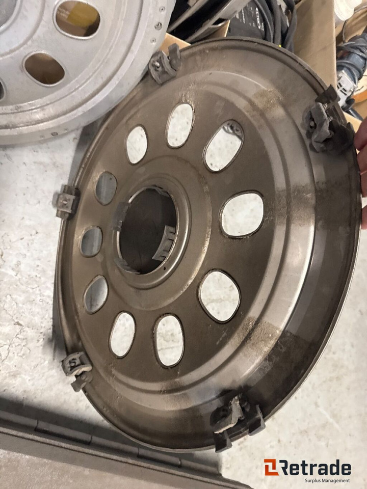 Navkapsler til bus Passer til 22,5 fælge Diverse - Felg for Buss: bilde 5 Navkapsler til bus Passer til 22,5 fælge Diverse - Felg for Buss: bilde 5